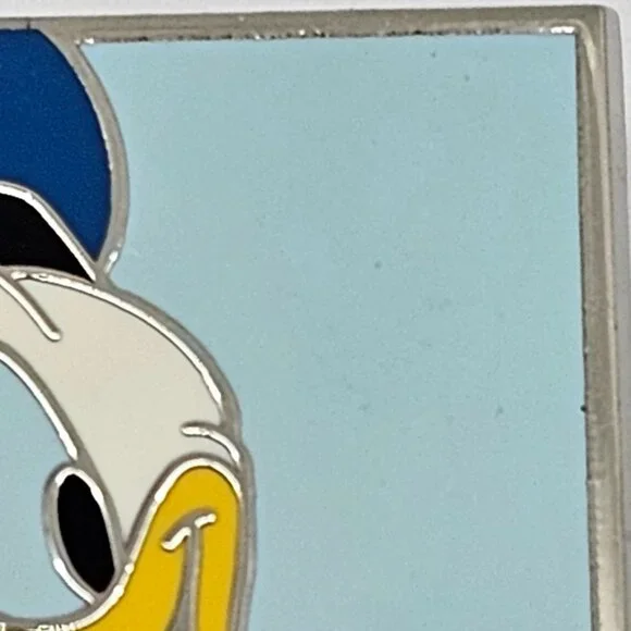 DISNEY Pin Trading ~Character Deluxe Starter Set ~ Donald Duck ~ 2013 - Picture 3 of 11
